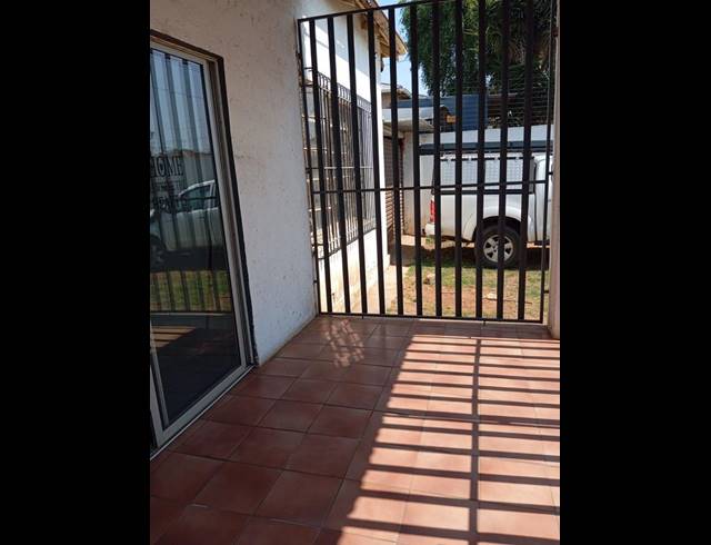 3 BEDROOM PROPERTY TO RENT IN PRIMROSE